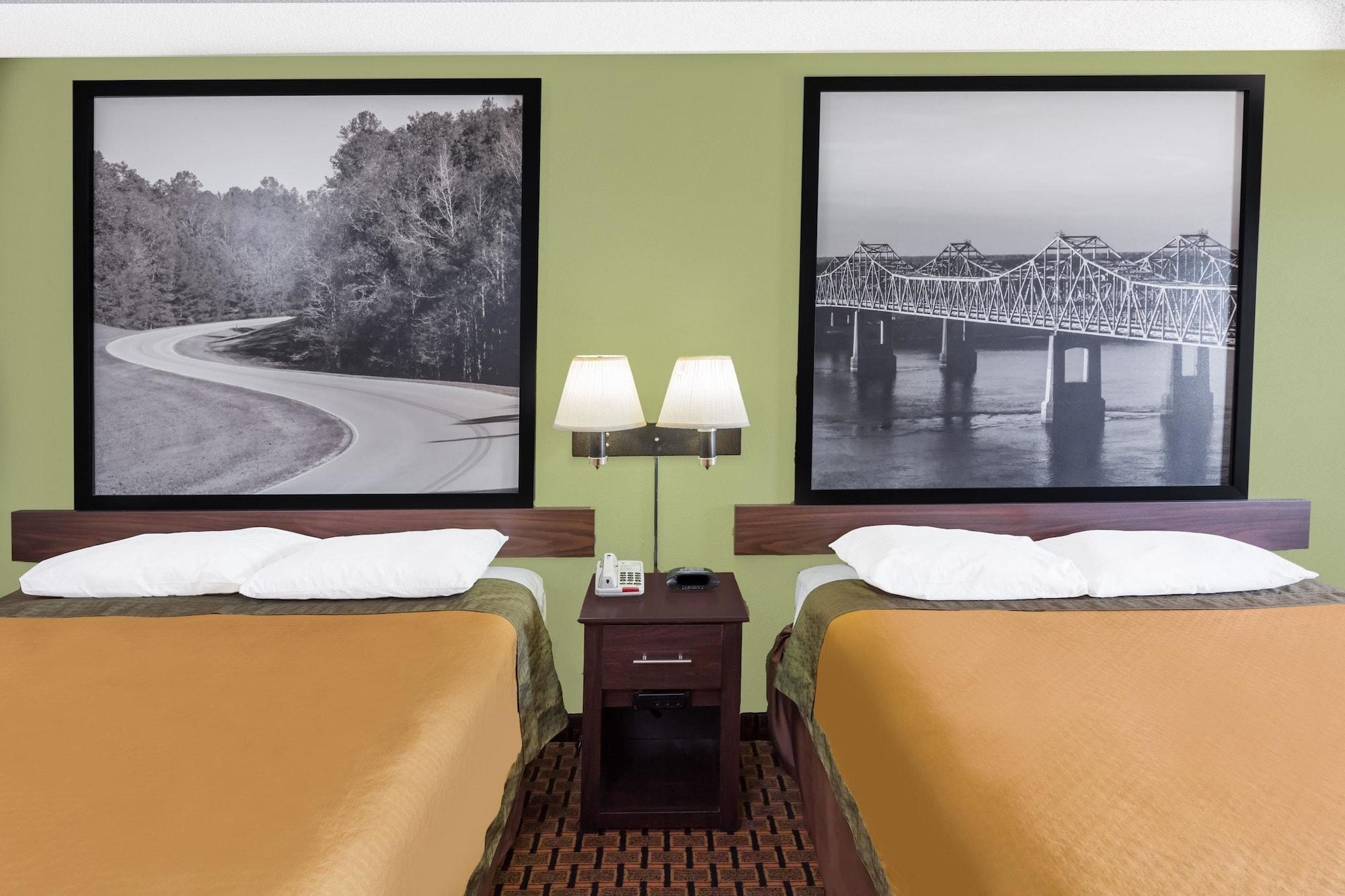 Super 8 By Wyndham Madison/Ridgeland Area Hotel Exterior photo